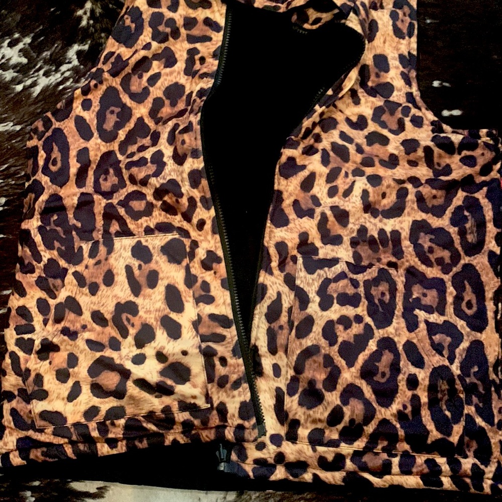 Stylish Cheetah Hooded Comfy Vest!